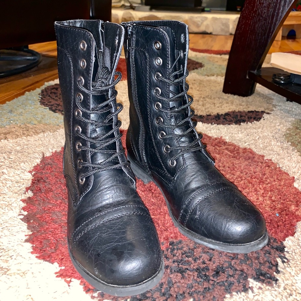 5 1/2 Black Combat Boots